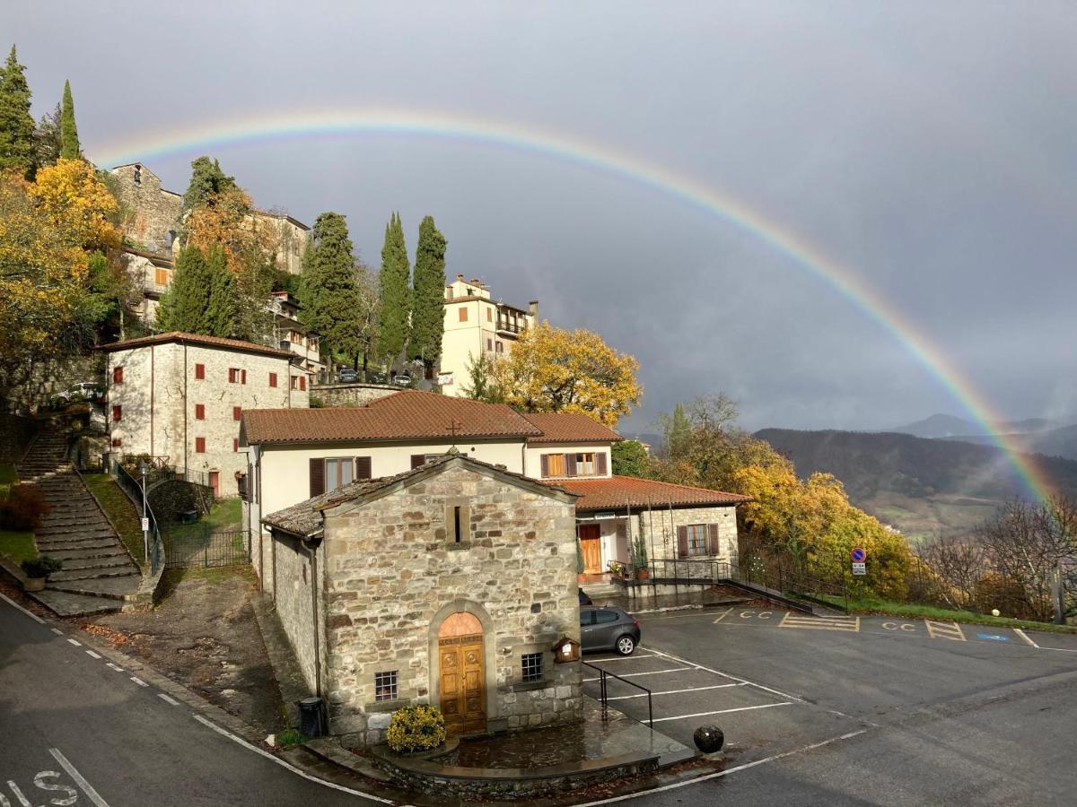 Bed and Breakfast La Pecora E L Agnello Caprese Michelangelo Exterior foto