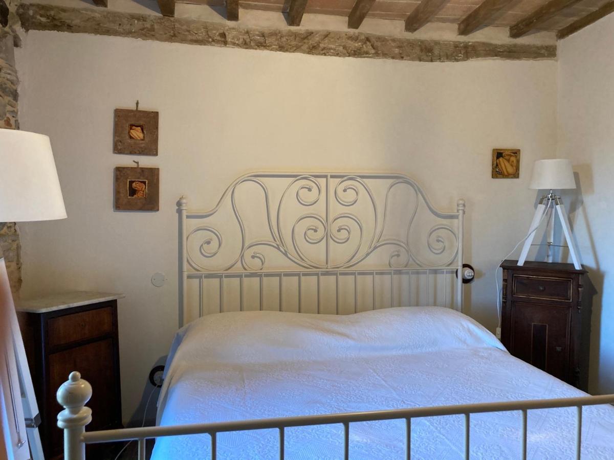 Bed and Breakfast La Pecora E L Agnello Caprese Michelangelo Exterior foto