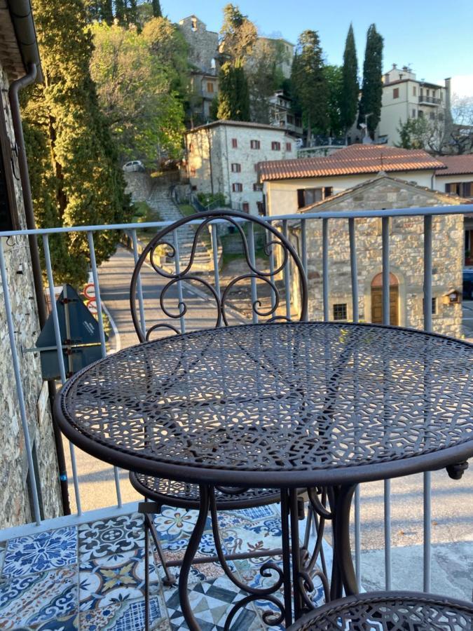 Bed and Breakfast La Pecora E L Agnello Caprese Michelangelo Exterior foto