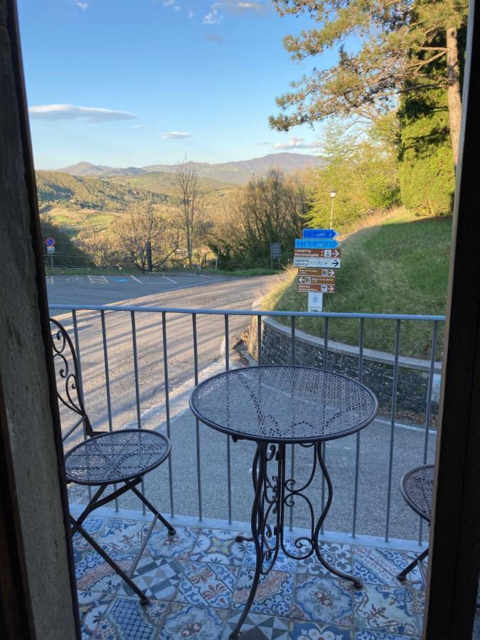 Bed and Breakfast La Pecora E L Agnello Caprese Michelangelo Exterior foto