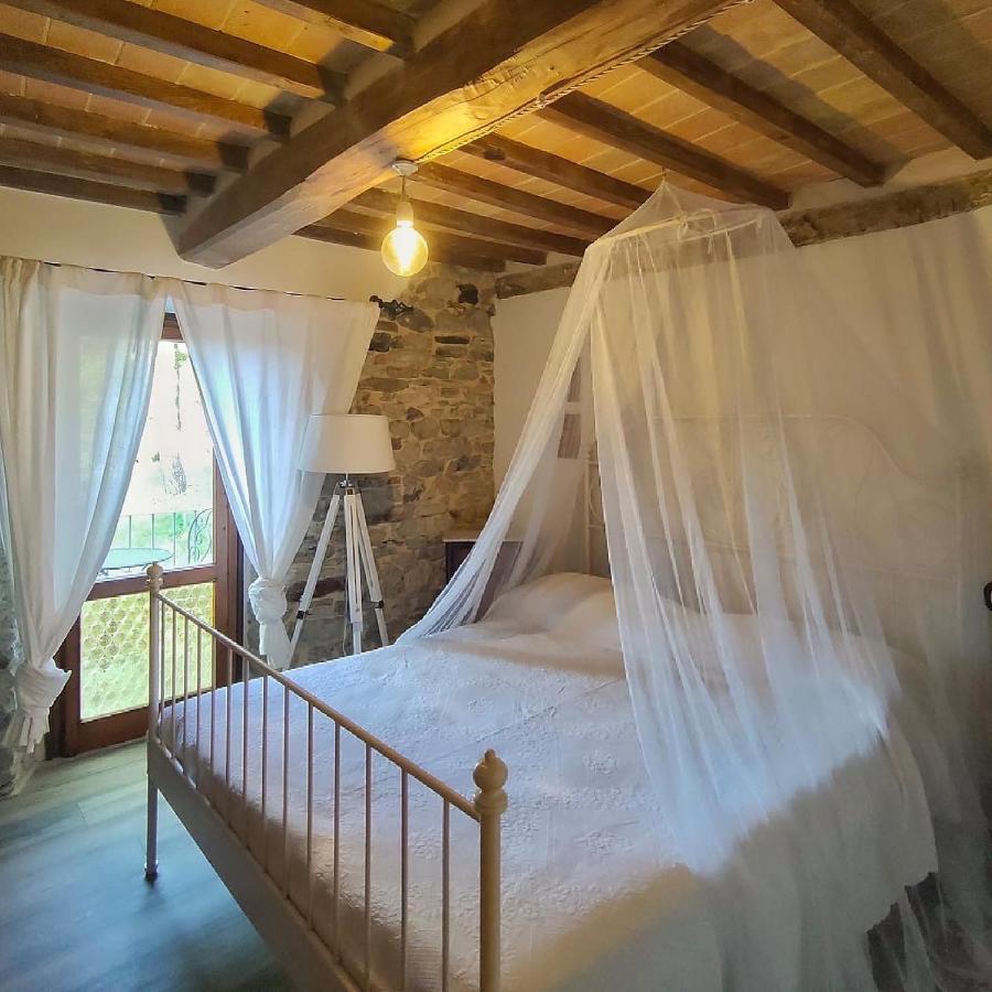 Bed and Breakfast La Pecora E L Agnello Caprese Michelangelo Exterior foto