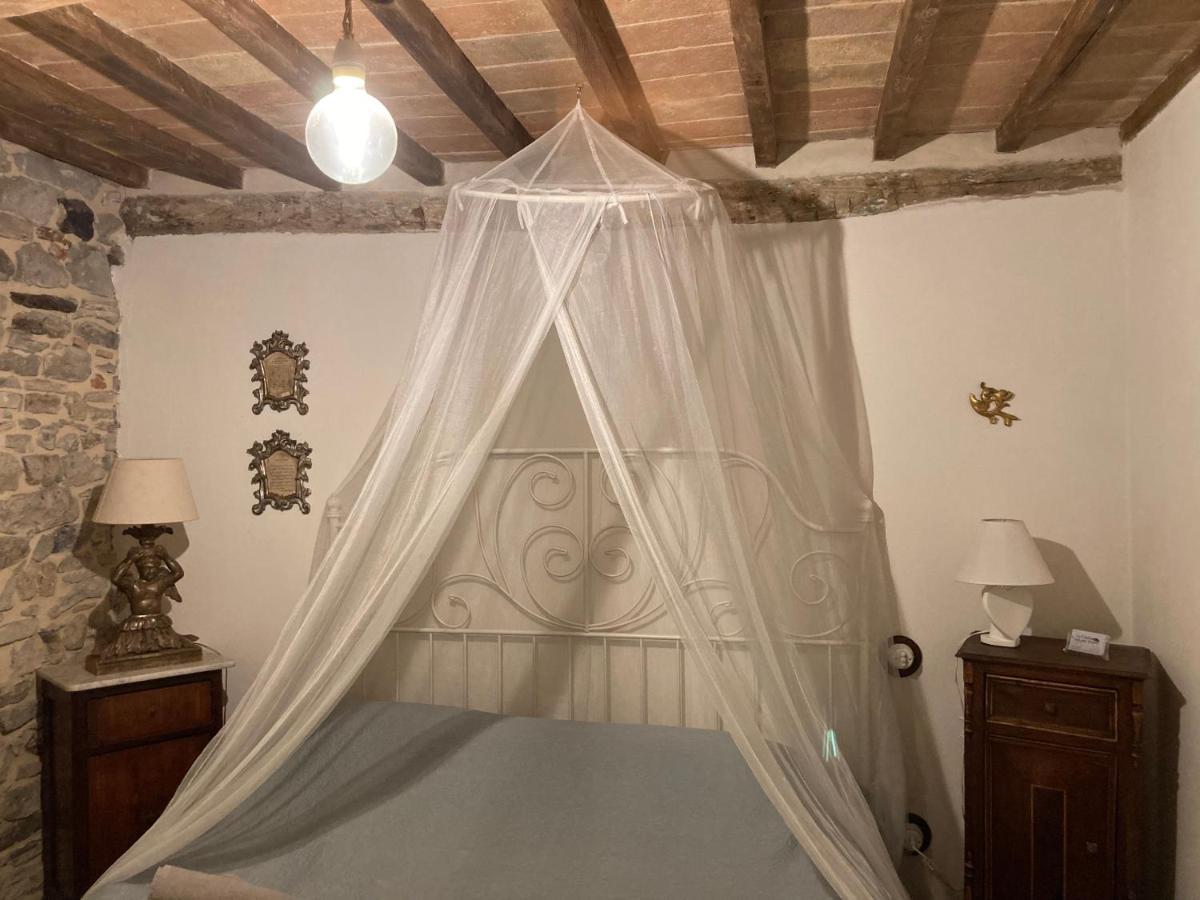 Bed and Breakfast La Pecora E L Agnello Caprese Michelangelo Exterior foto