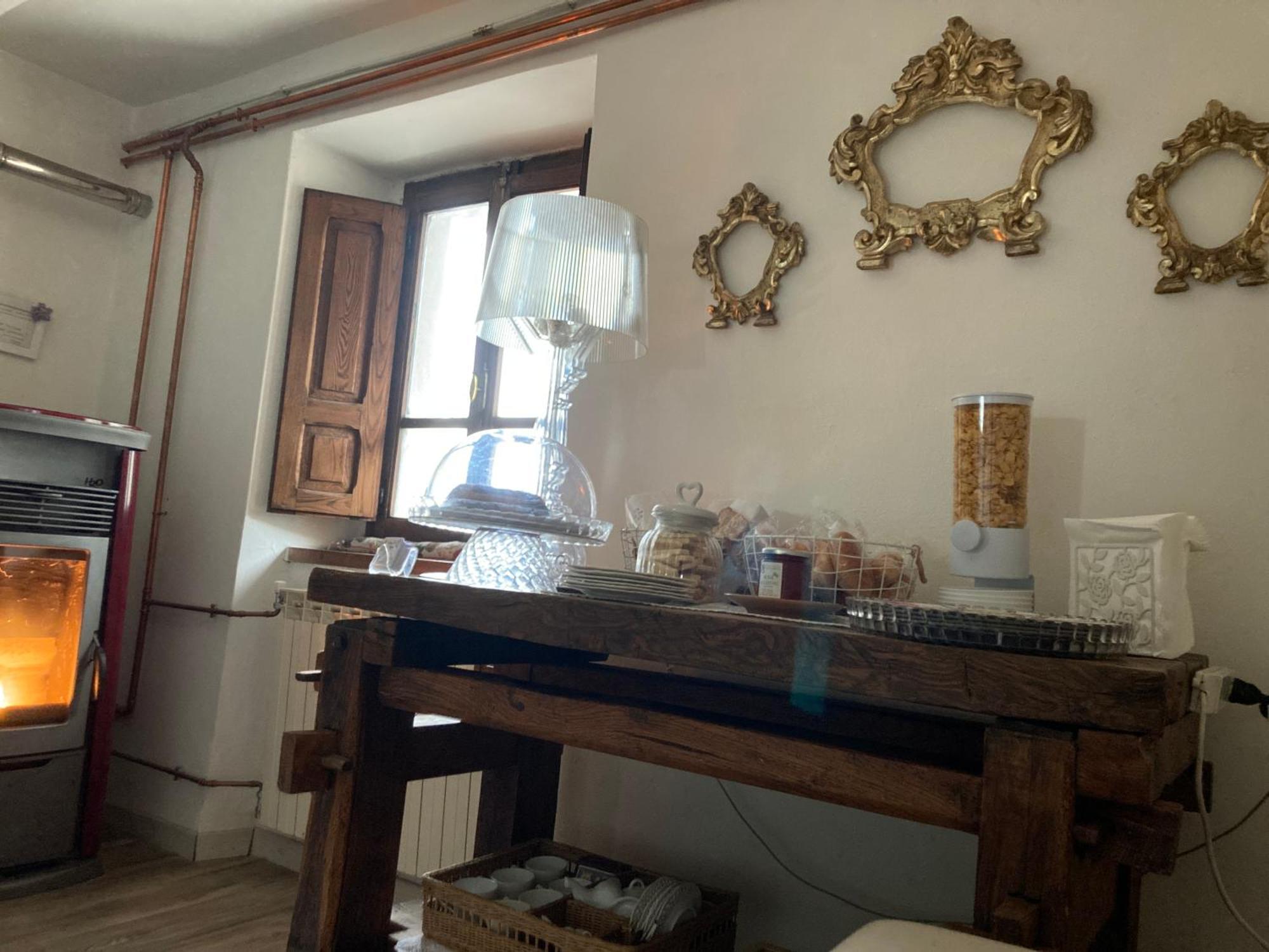 Bed and Breakfast La Pecora E L Agnello Caprese Michelangelo Exterior foto