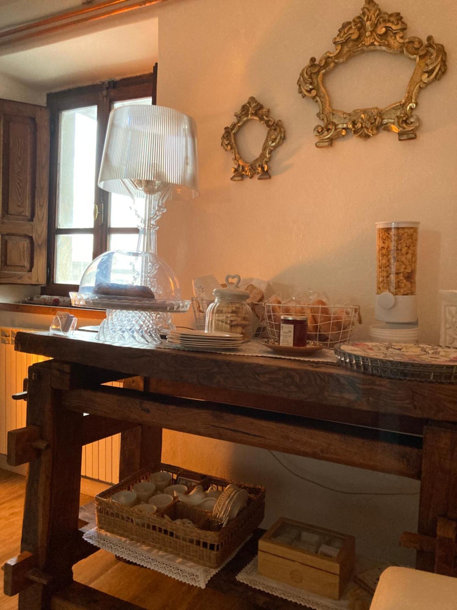 Bed and Breakfast La Pecora E L Agnello Caprese Michelangelo Exterior foto