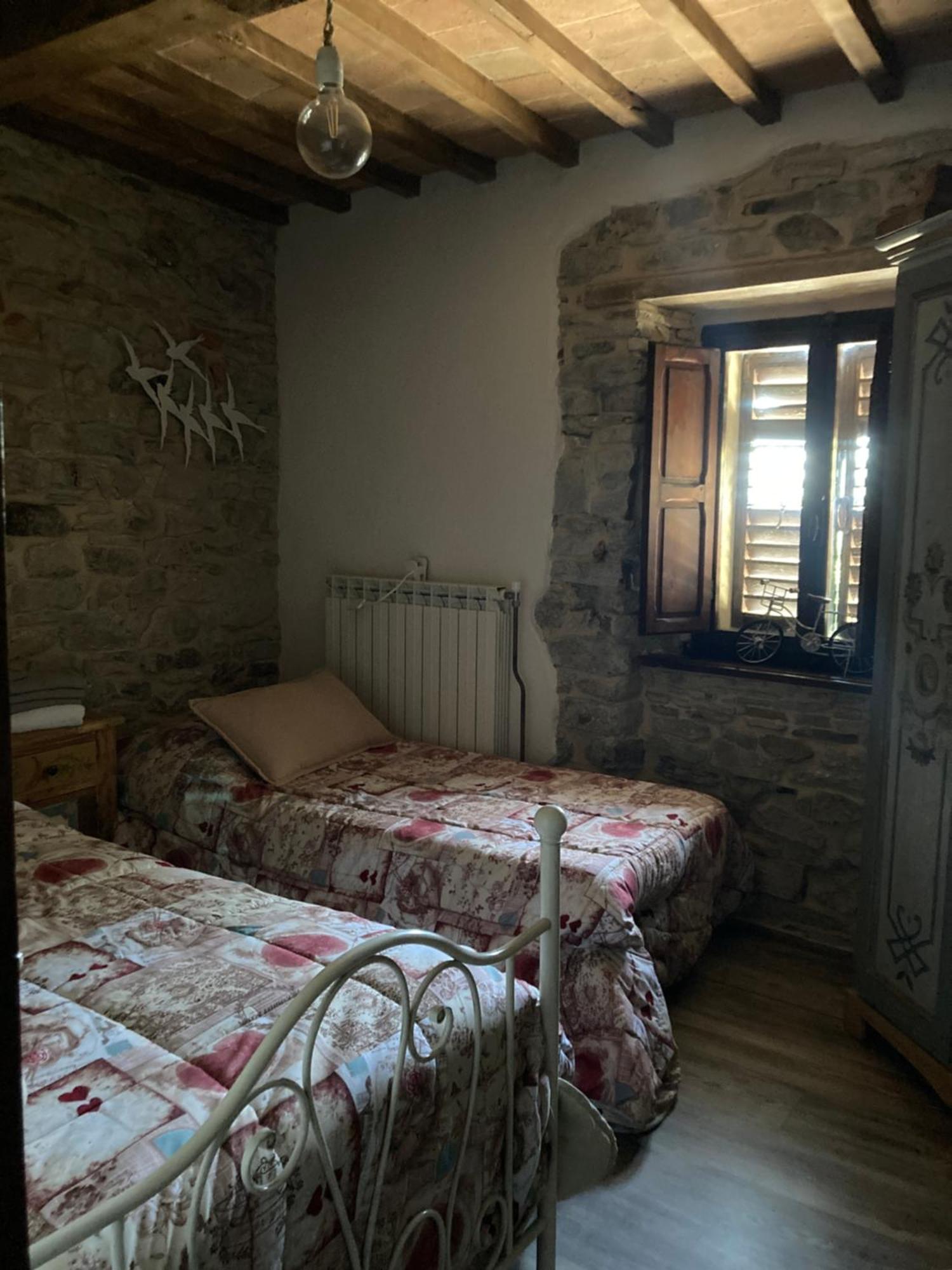 Bed and Breakfast La Pecora E L Agnello Caprese Michelangelo Exterior foto