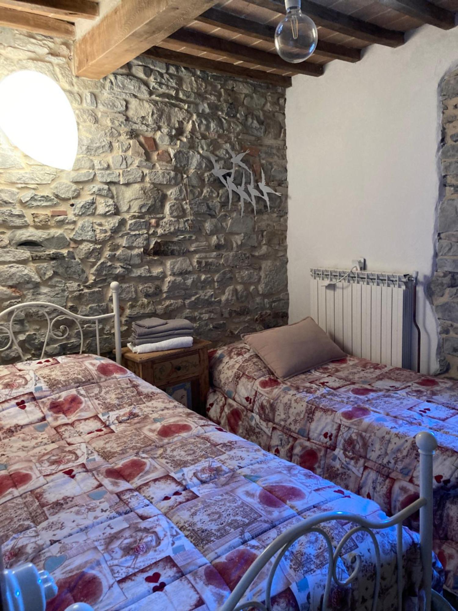 Bed and Breakfast La Pecora E L Agnello Caprese Michelangelo Exterior foto